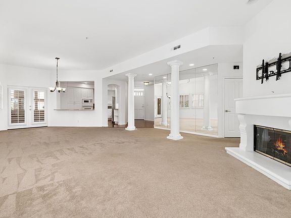 2nd image of 45 Plaza Vivienda