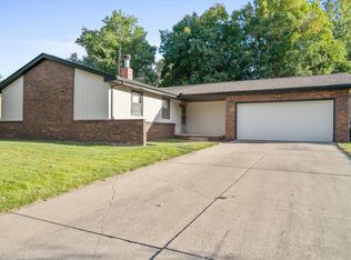 2903 Kingsbury Ct, Bloomington, IL 61704