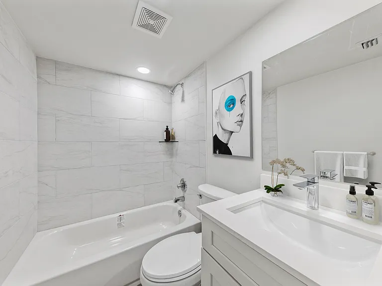 Aciano Hialeah — Photo 15