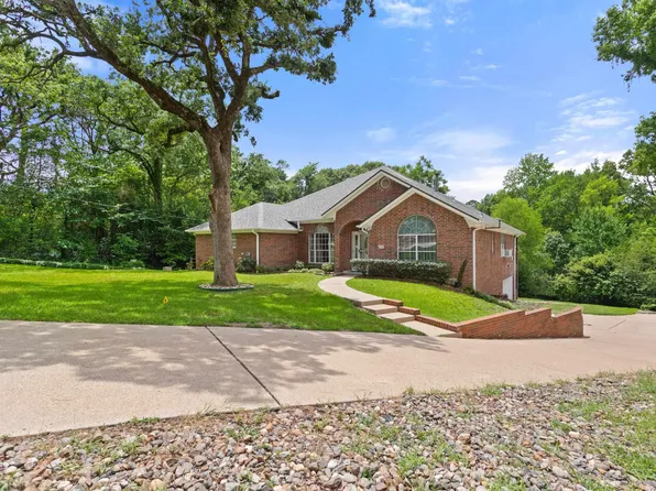 212 Hideaway Ln E, Hideaway, TX 75771