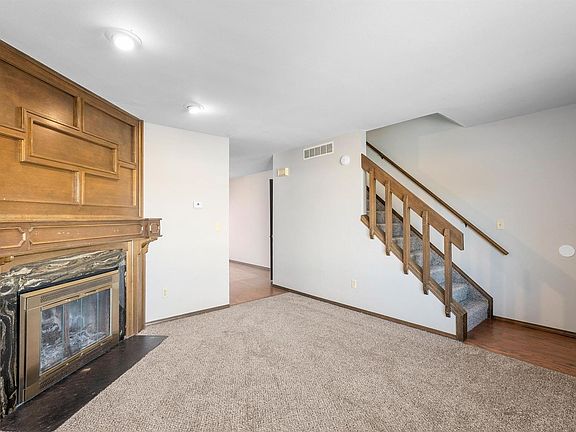 4th image of 107 W North Point Dr