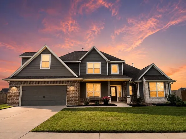 14407 Meadowlands Dr, Mont Belvieu, TX 77523
