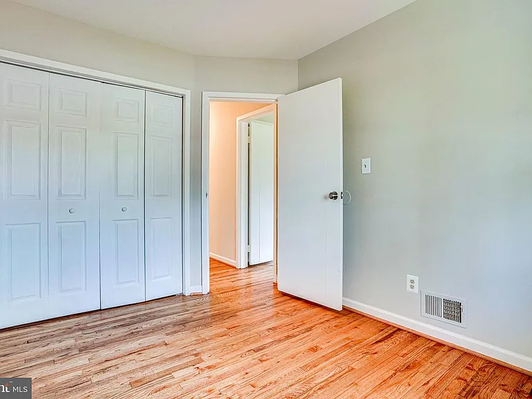 7430 Hastings St — Photo 25