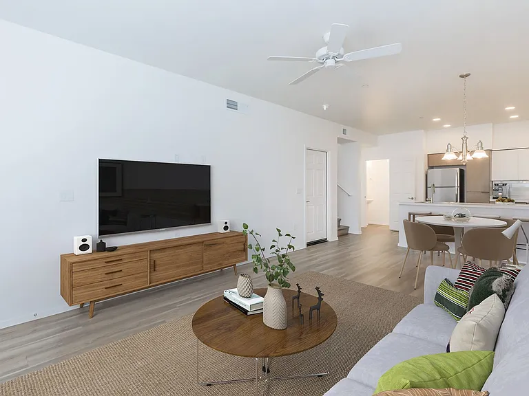 San Luciano Townhomes — Photo 24