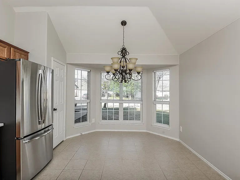 320 Foreston Dr — Photo 6
