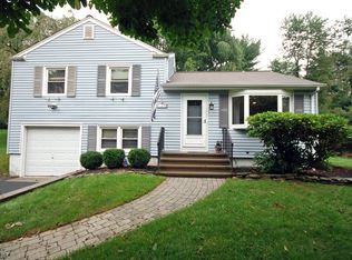 49 Lakeview Ave, Clinton, NJ 08809