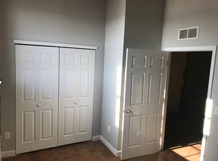 402 E 4th St APT 303, Davenport, IA 52801