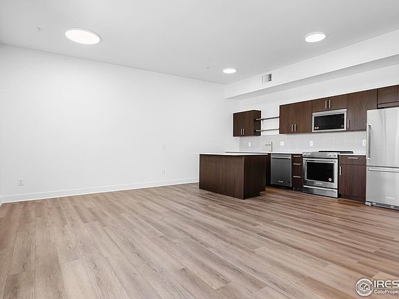 4th image of 1707 Walnut St #208