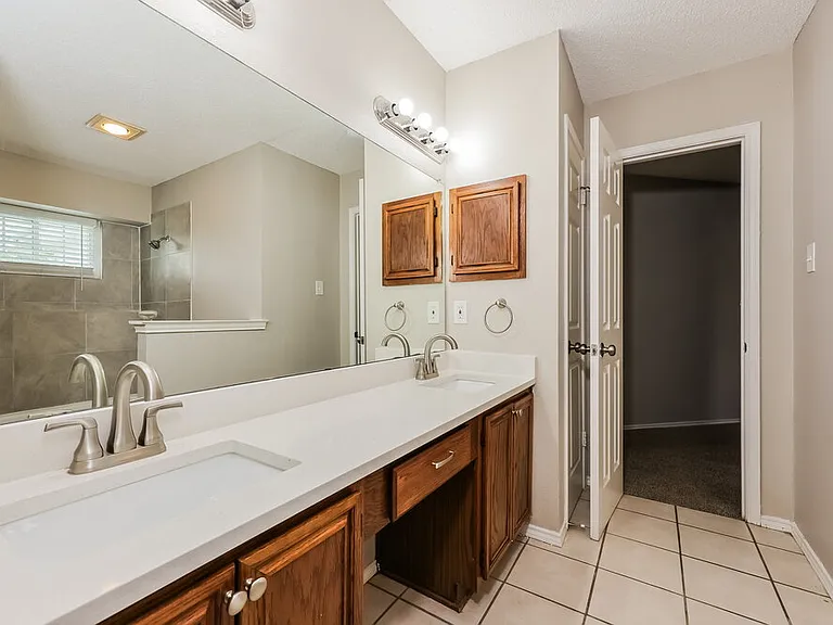 2729 Forest Creek Dr — Photo 13