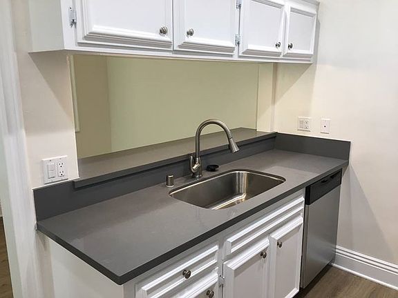 5th image of 6100 Buckingham Pkwy Unit 304