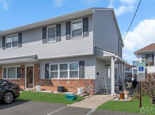 30 Galewood Dr, Matawan, NJ 07747