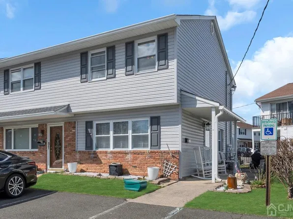 30 Galewood Dr, Matawan, NJ 07747