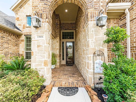 5th image of 13906 Burnett Hills Ln