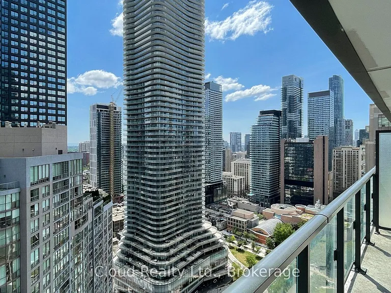 955 Bay St #2818 — Photo 32