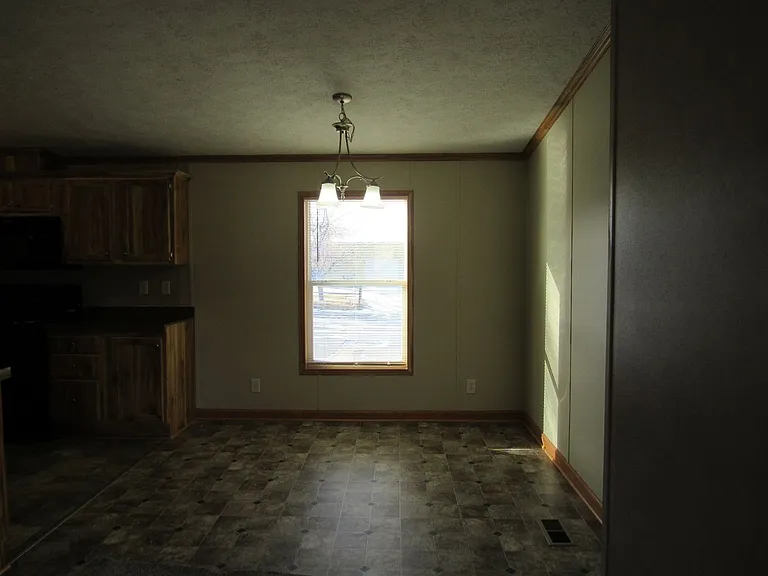 5211 W Pontiac St — Photo 8