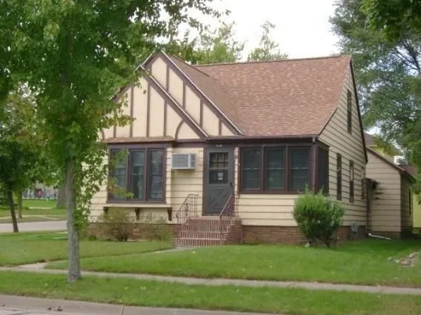 519 McLean Ave, Tomah, WI 54660