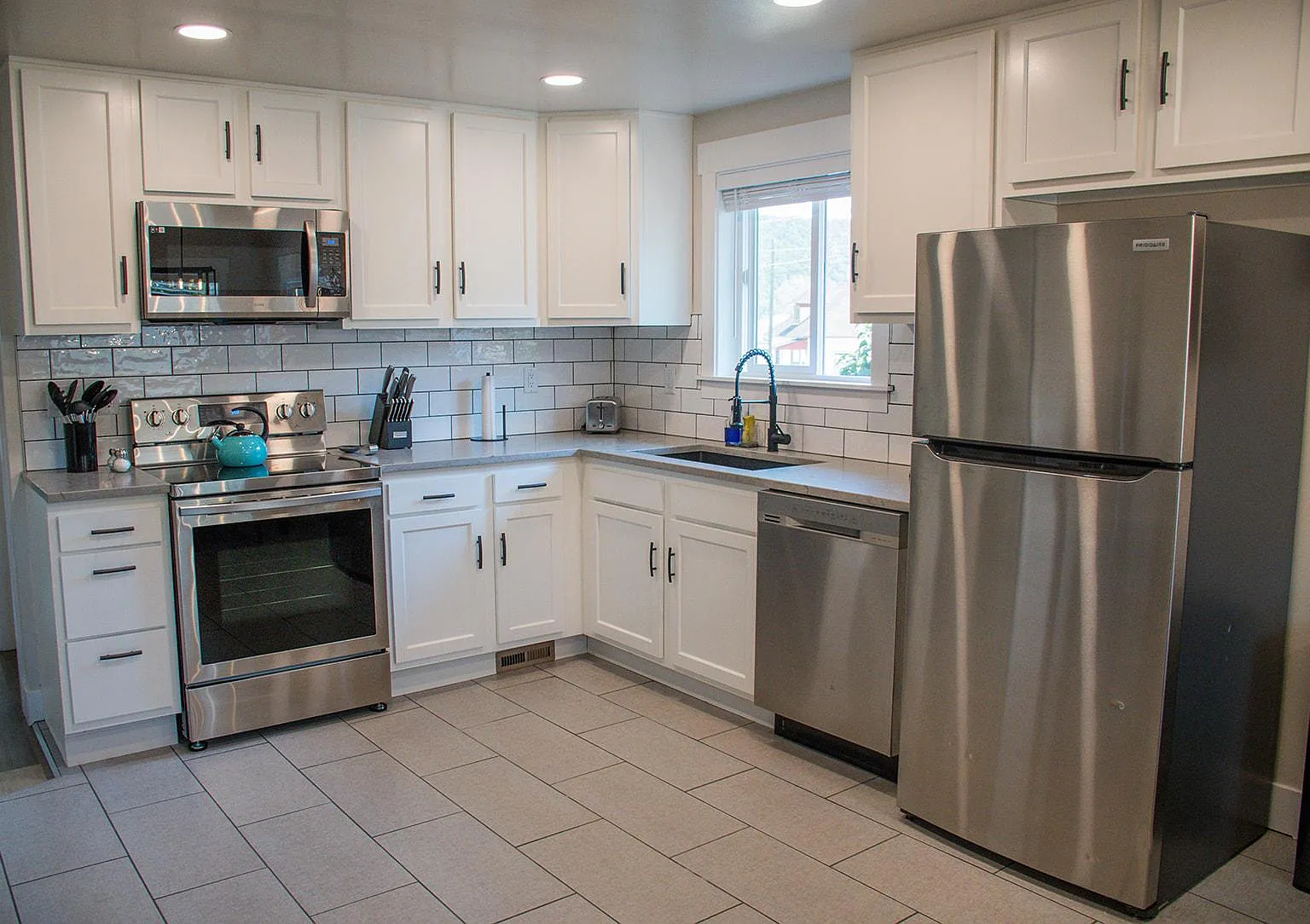 3 bed, 1520 sqft, $2,100 — Photo 2