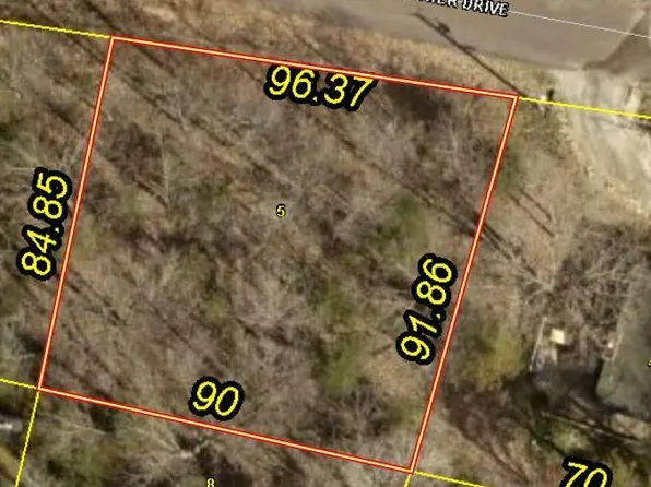 2100 Heather Dr, Lake Sherwood, MO 63357
