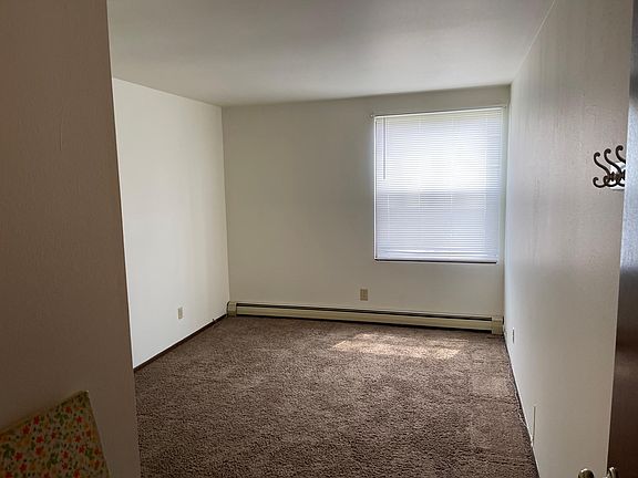 5th image of 114 E Paradise Dr #121