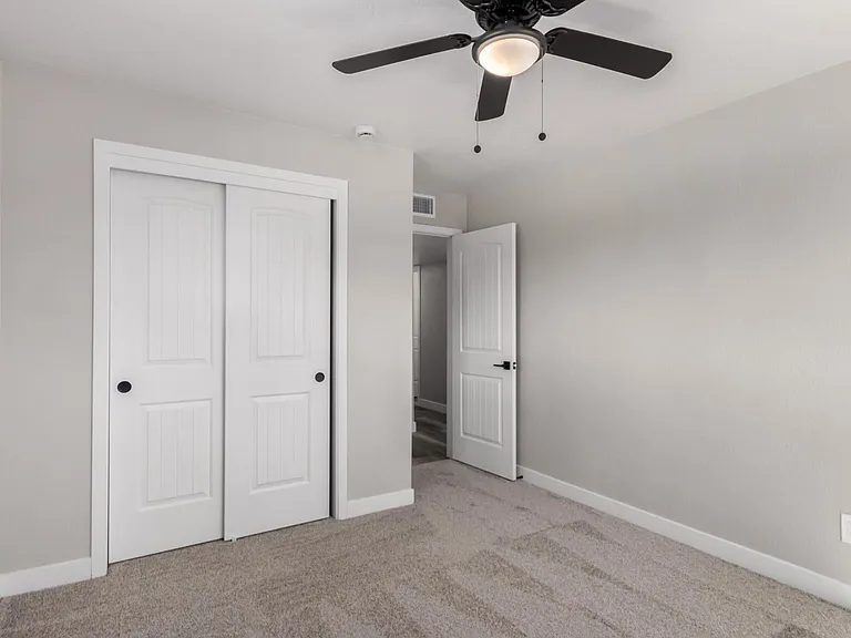 4402 E Mitchell Dr — Photo 22