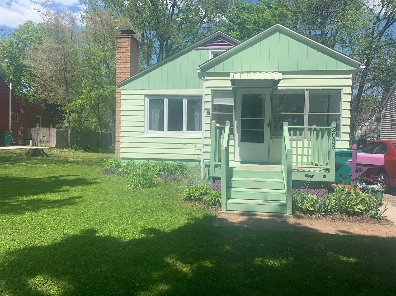 2036 McKinley Ave photo 1