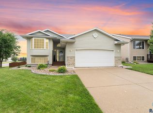 4513 S Wilson Ave, Sioux Falls, SD 57106