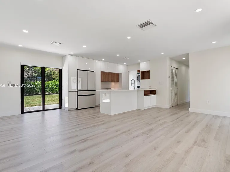 255 Grant Dr — Photo 31