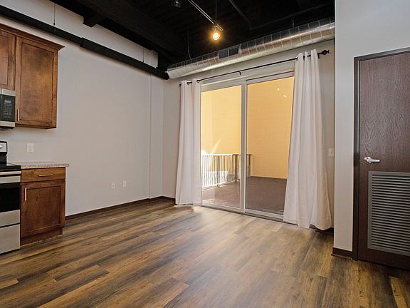 5th image of 523 W Saint Germain St #604