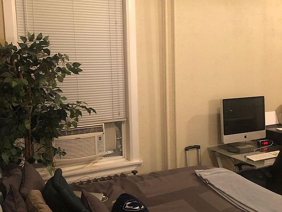 Bed/desk