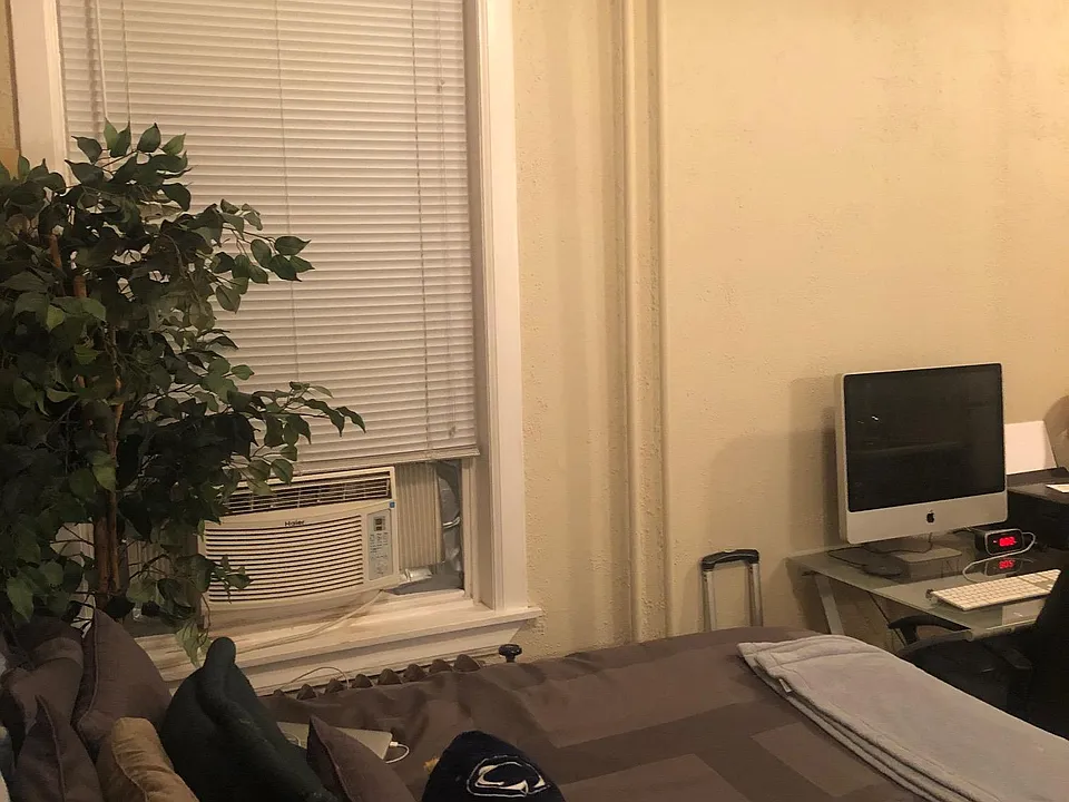 Bed/desk