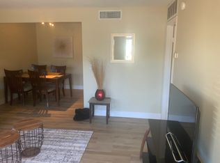 555 S Royal Crest Cir UNIT 16, Las Vegas, NV 89169