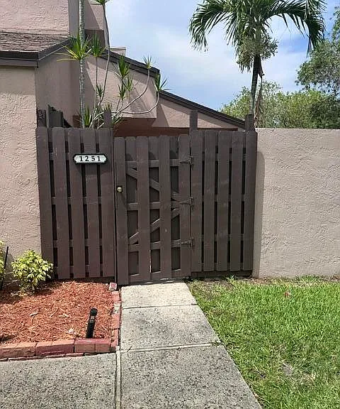1251 NW 123rd Ave — Photo 2