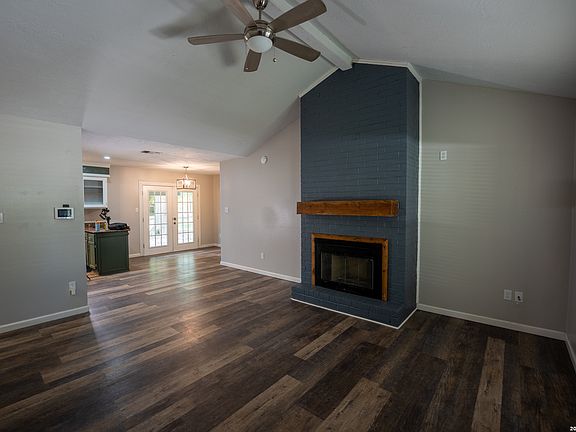 2nd image of 107 COUNTRY LN