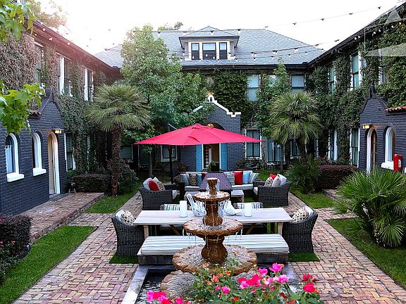 4417 Swiss - LANDMARK courtyard 2