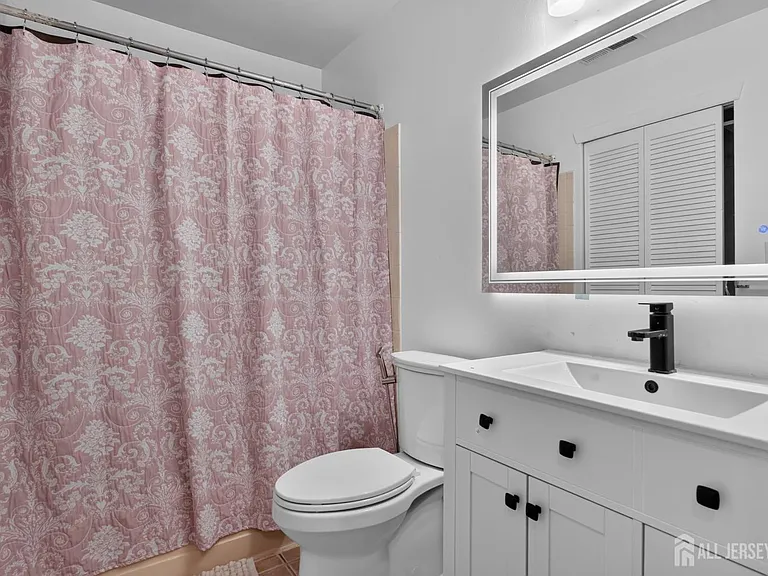 5208 Ravens Crest Dr — Photo 12