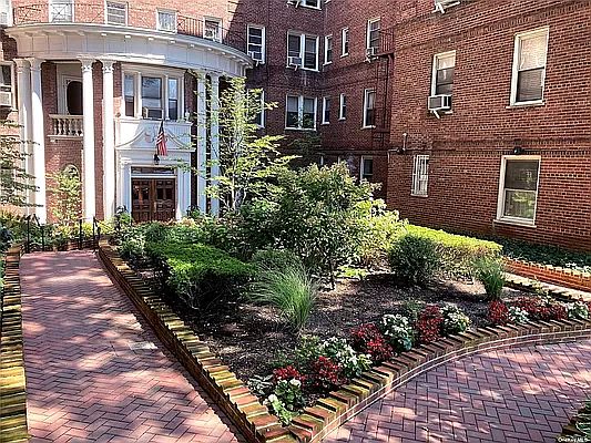 1st image of 11811 84th Ave APT 502