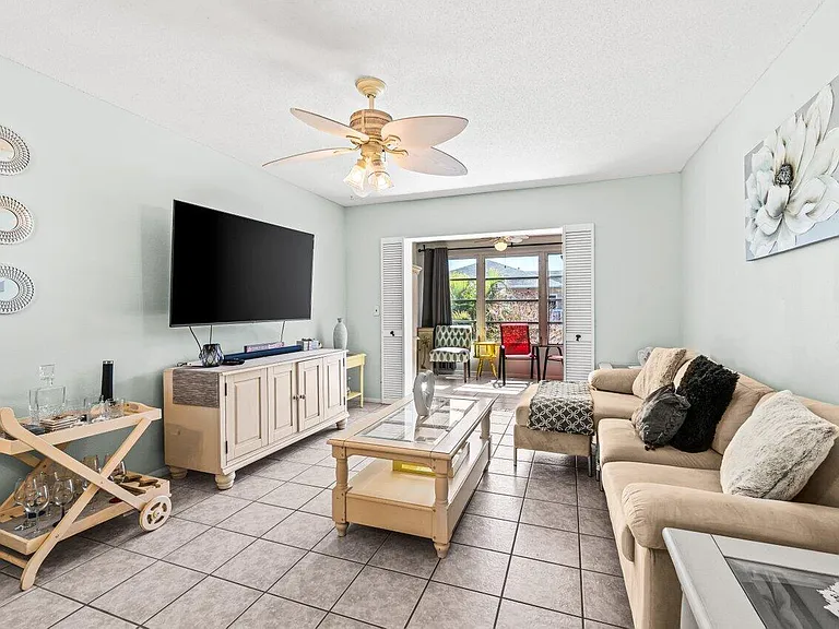 2121 NE 1st Ct #202 — Photo 12