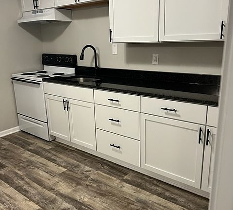 2nd image of 1101 Evans Ave #1B