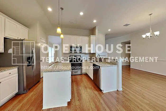 175 Merryweather Pl — Photo 5