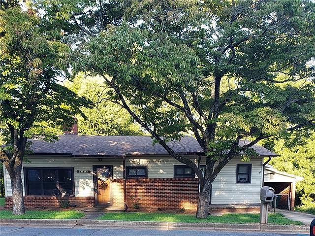 1st image of 627 N Davis Ave