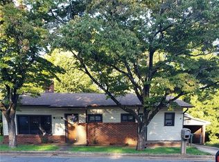 627 N Davis Ave, Newton, NC 28658