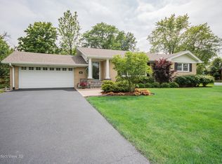 1301 W 54th Pl, La Grange Highlands, IL