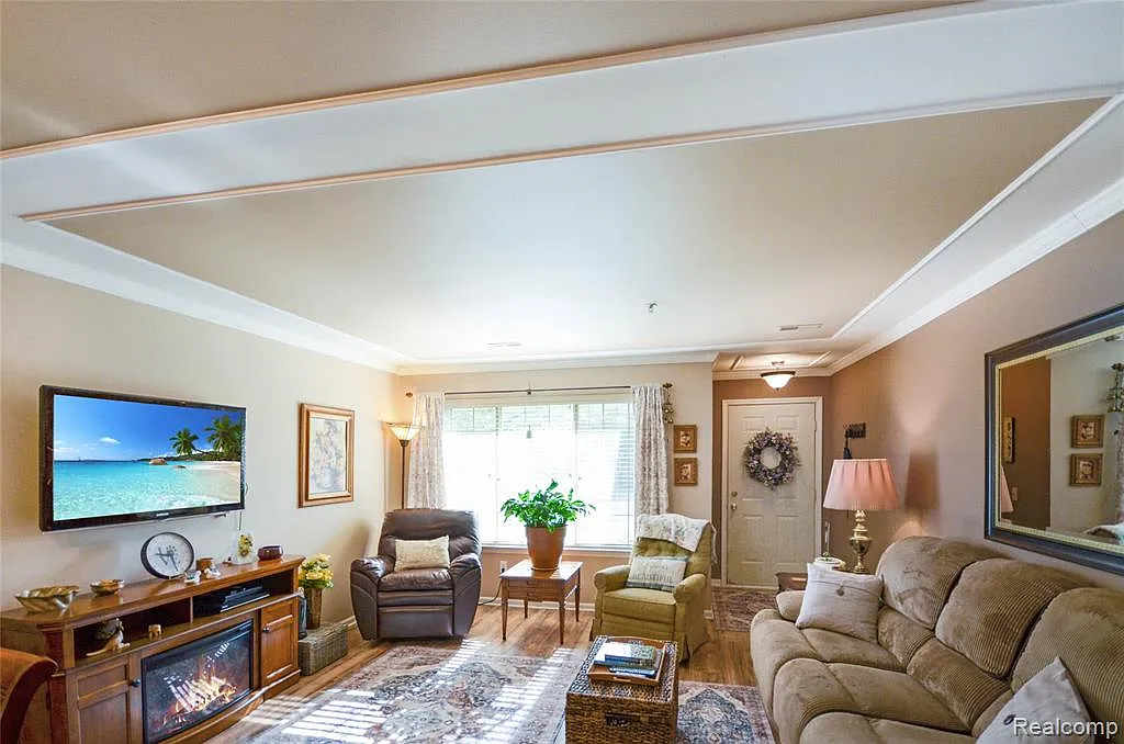 2 bed, 1306 sqft, $1,800 — Photo 3