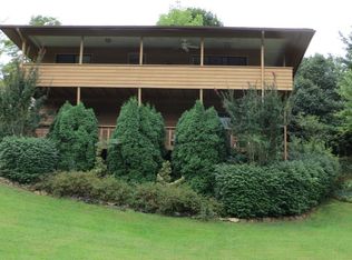 130 Country Club Dr, Franklin, NC 28734