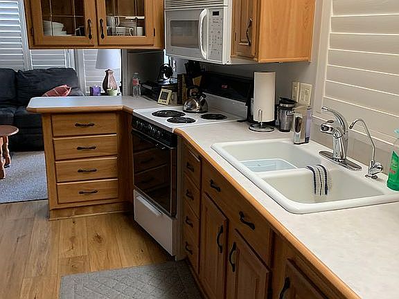 4th image of 314 Islander Ln