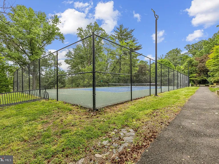 1024 Valley Dr — Photo 22