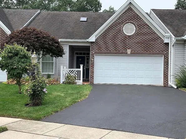 49 Tuscany Ct, Camp Hill, PA 17011
