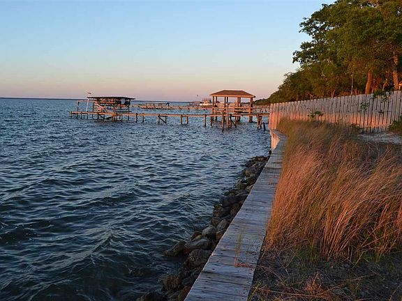 2nd image of 4824 Hickory Shores Blvd