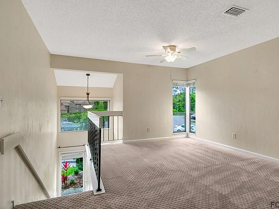 3rd image of 32 Hembury Ln #32
