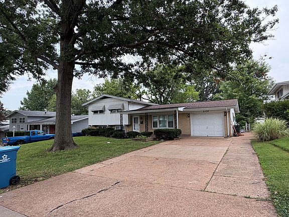 2nd image of 2436 Pinehurst Dr